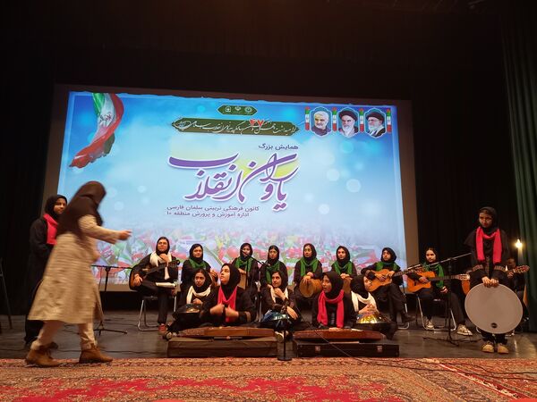 جشن «یاوران انقلاب» شهر تهران با محوریت همدلی، نشاط و نقش‌آفرینی دانش‌آموزان