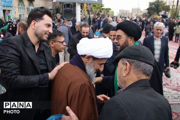 قرچک، نوروز را با اقتدا به شهدا آغاز کرد
