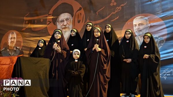 آیین وداع با پیکر دانش آموز شهید محمد حسین دهقان در قم