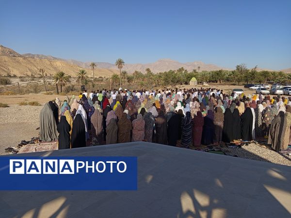 عید سعید فطر در جوار شهدای گمنام بخش احمدی 