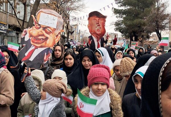  لبیک ملت ایران به فرمان رهبری