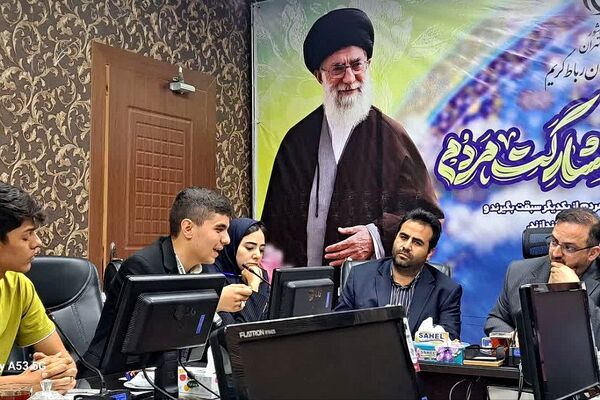 نشست صمیمی فرماندار شهرستان رباط کریم با دانش‌آموزان نخبه فرهنگی و خبرنگاران پانا