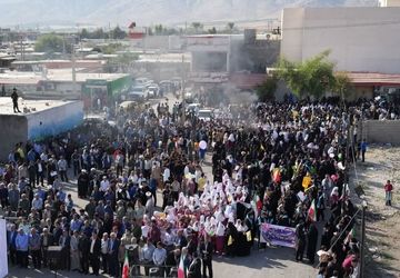راهپیمایی روز دانش‌آموز در باشت با حضور پرشور دانش‌آموزان و فرهنگیان برگزار شد