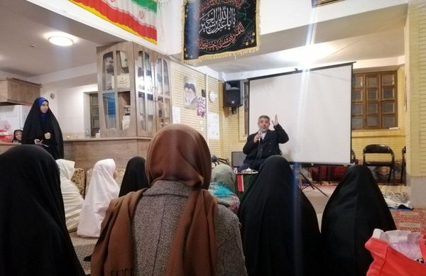 اعتکاف دختران در قاب مسجد امام محمد باقر (ع) تبریز