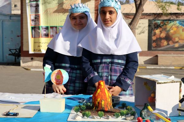 ویژه برنامه ماجراجویی در سرزمین علم در مدارس شهرستان پاکدشت 