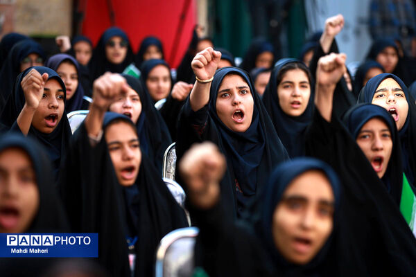 آیین نواختن زنگ استکبارستیزی