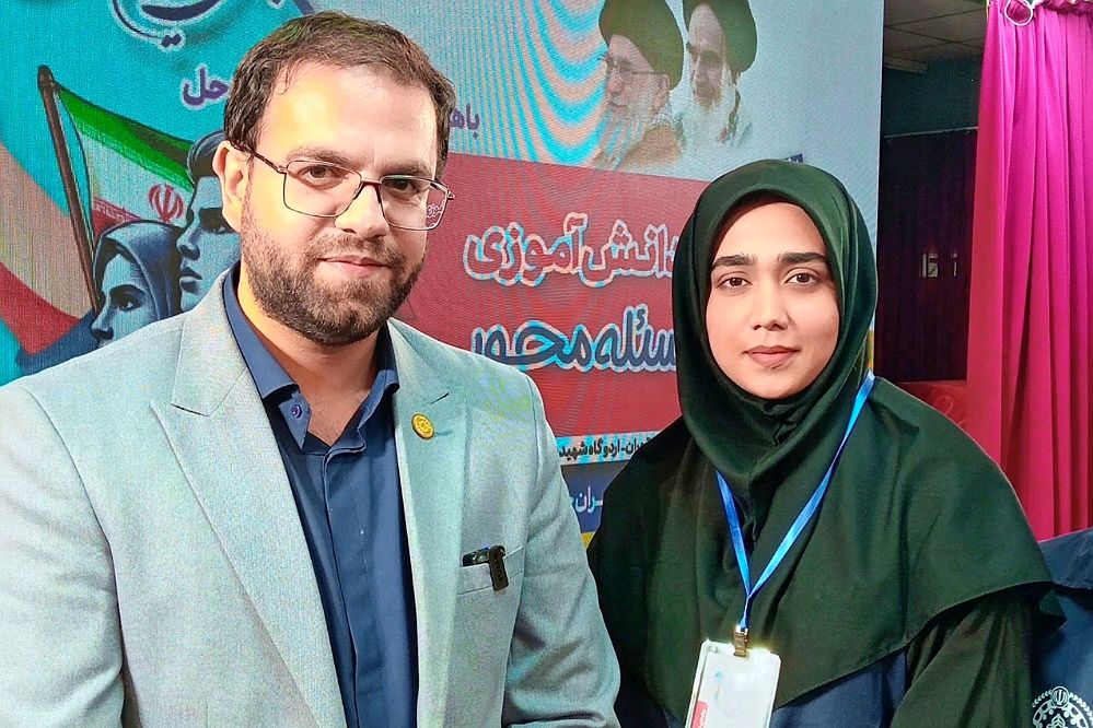 تولید ادبیات مبتنی بر ذائقه‌ نوجوان امروزی؛ روایت از قاب نوجوان برای نوجوانان 