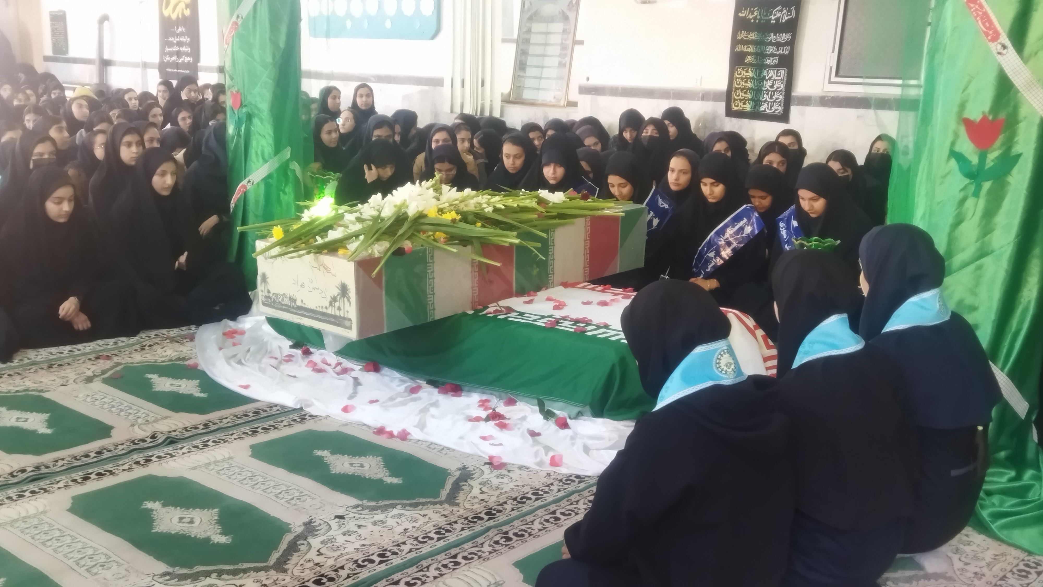 وداع شور انگیز با شهید گمنام در مدارس شهرستان اسکو