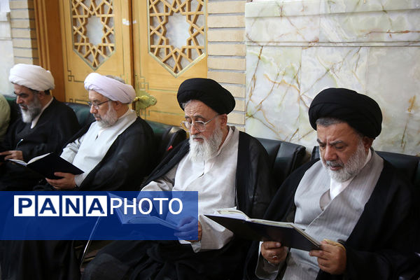 مراسم اربعین شهدای خدمت از سوی رهبر معظم انقلاب در قم 