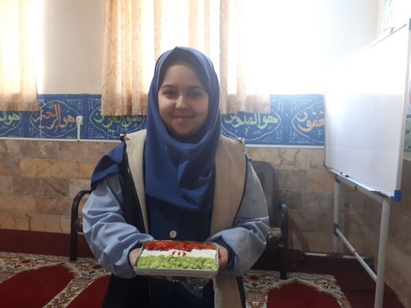 صبحانه سالم با طعم انقلاب در دبستان شاهد کوثر ناحیه 5 مشهد
