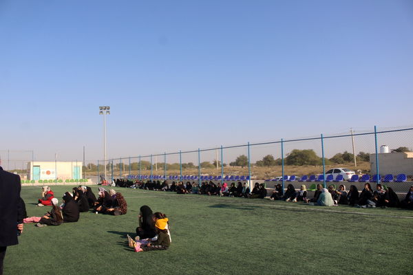 پیاده‌روی خانوادگی در روستای هلیله شهرستان بوشهر 