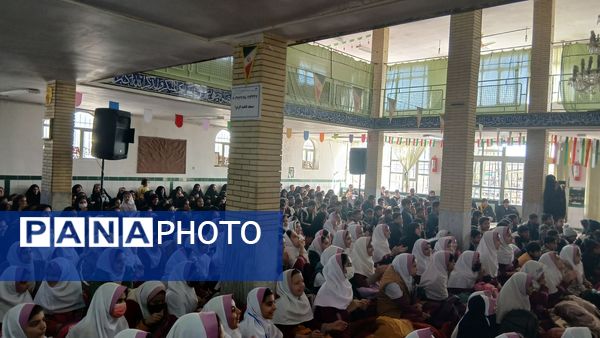 حضور پرشور دانش آموزان و اقشار مردم در جشن 22بهمن روستای سرتشنیز 