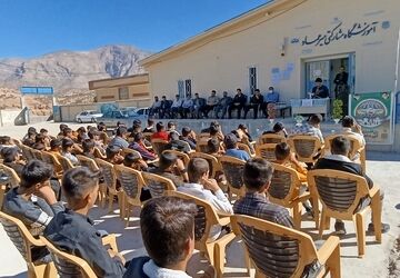 گرامیداشت هفته پدافند غیرعامل در مدرسه شهید سلیمانی روستای رفن