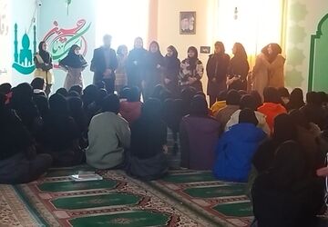 کلاس آموزشی آداب تشریفات و شناسایی استعدادها در دبیرستان عفت کوهدشت برگزار شد 