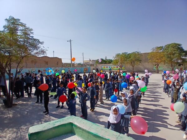 مراسم‌‌‌‌‌‌ روز‌ جهانی‌ کودک‌‌‌‌ در‌ دبستان‌ شهید‌ دیالمه‌ کاشمر