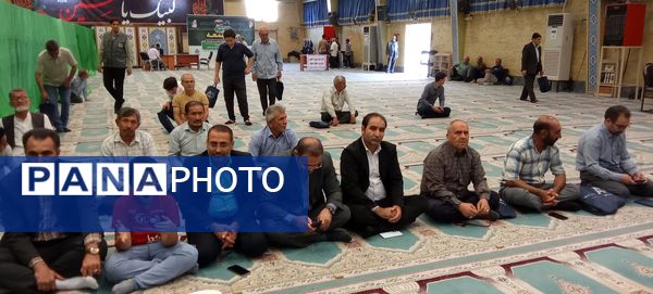 حضور دانش‌آموزان و فرهنگیان در نماز‌ جمعه صفادشت