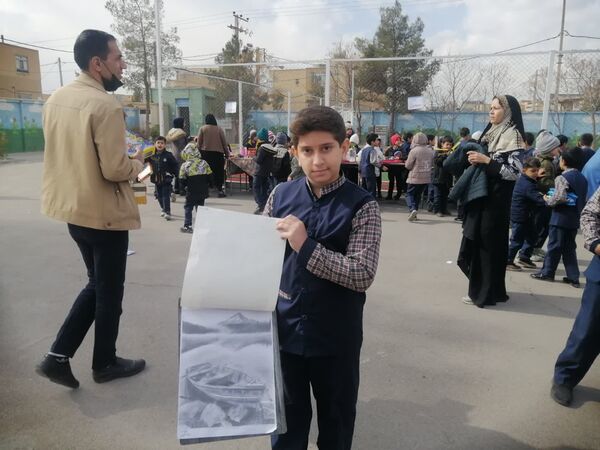  نمایشگاه دست‌سازه‌های دانش‌آموزی در دبستان حضرت قاسم بن‌الحسن‌(ع) ناحیه یک