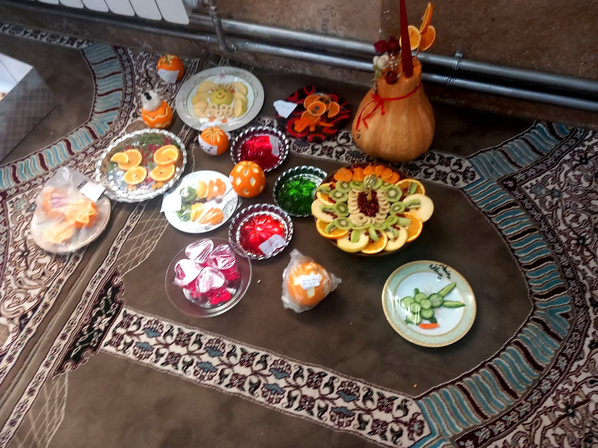 جشنواره میوه آرایی در مدرسه شهید غلامی خلیل آباد 