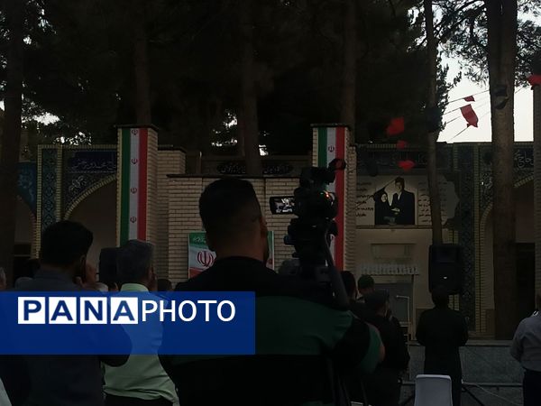 اولین سالگرد شهید محرم هادی میرآبادی بر سر مزارش برگزار شد  