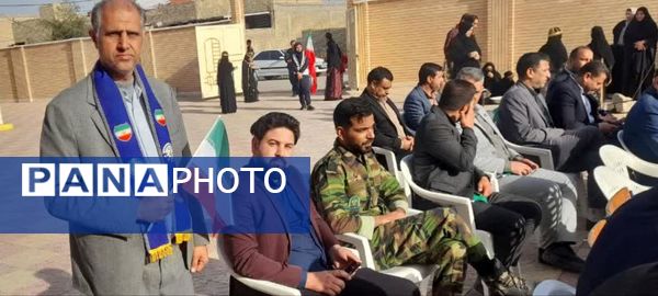 آیین نمادین نواختن زنگ انقلاب در دبستان حضرت آمنه (س)