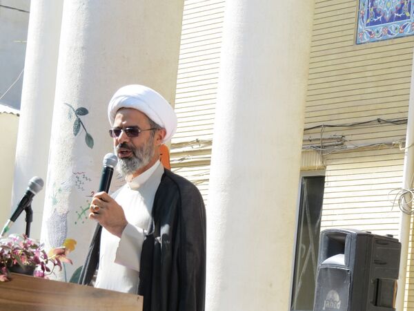 نواختن زنگ سپاس معلم در هنرستان محمودیه بجنورد