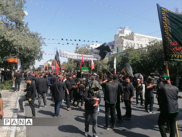 مشهد در سوگ امام رضا (ع) 