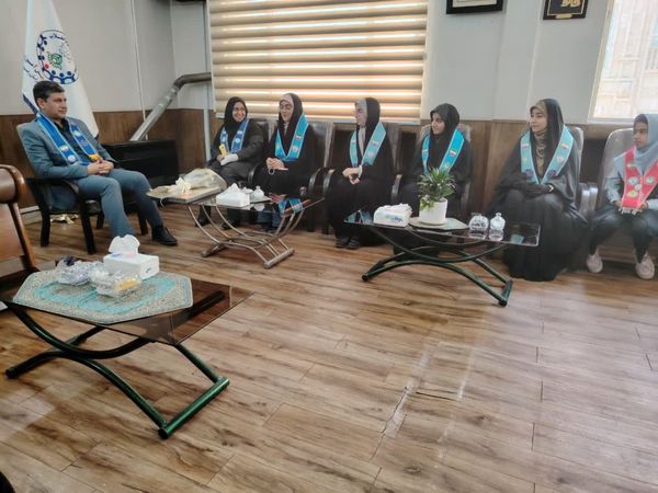 دیدار دانش‌آموزان پیشتاز با مدیر سازمان دانش‌آموزی خراسان رضوی