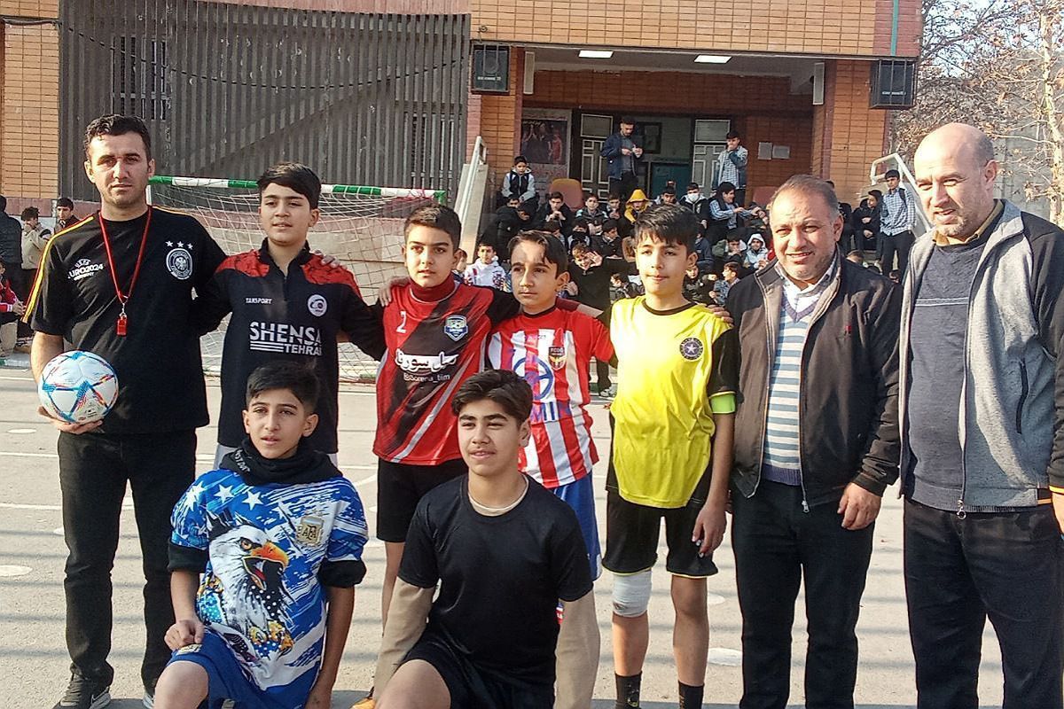  فینال المپیاد ورزشی درون مدرسه‌ای در دبیرستان بشارت بهارستان‌دو 