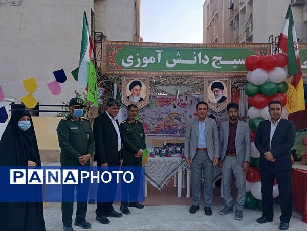 دهه فجر یادآور همبستگی و اتحاد مردم است