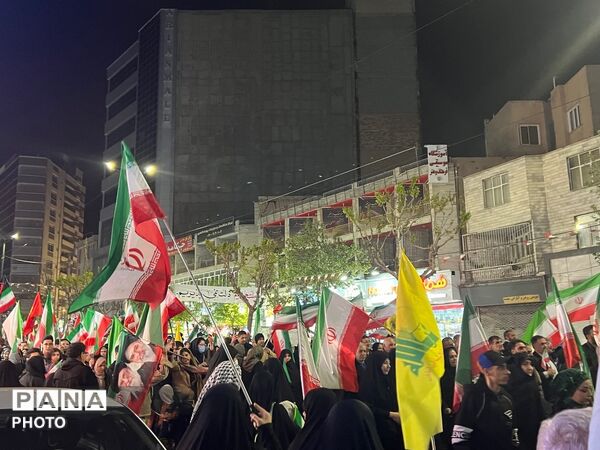 حضور مردم کرج‌در چهل و هفتمین شب جنگ رمضان