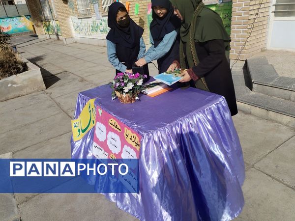 جشن ایام شعبانیه در دبیرستان هاشمی نژاد 