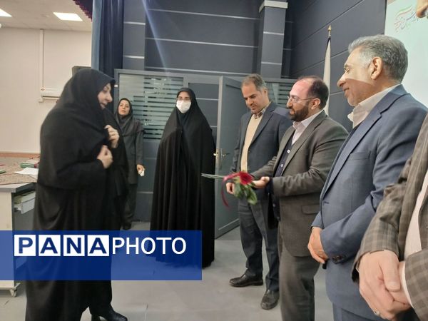 آیین تکریم و تجلیل از پژوهشگران برتر ناحیه۶