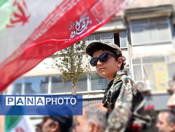 راهپیمایی جمعه خشم و نصر با حضور پرشور مشهد مقدس برگزار شد