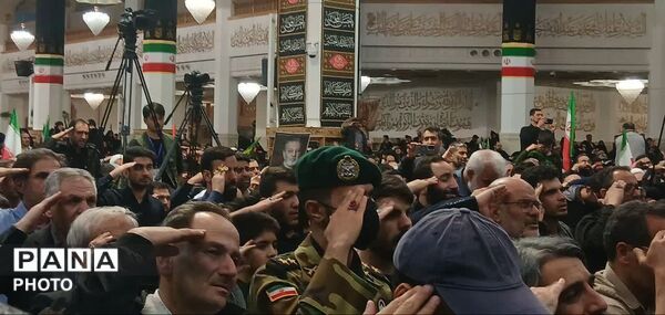 وداع با پیکر شهید امیر سرلشکر سید عبدالرحیم موسوی در حرم بانوی کرامت