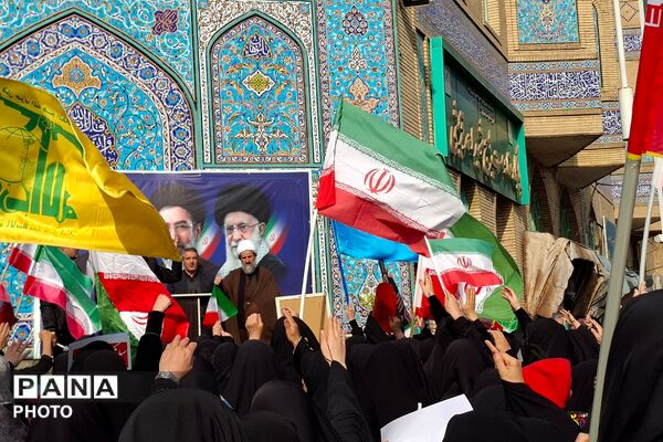 بیعت مردم قرچک با سومین رهبر نظام مقدس جمهوری اسلامی ایران