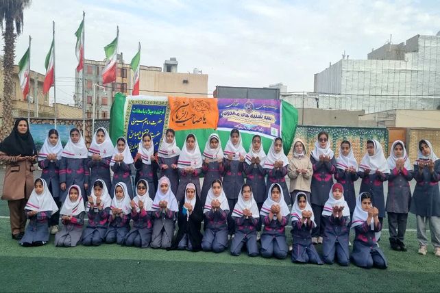 مدرسه‌ای به رنگ انتظار؛ جشن مهدوی در قاب لبخند دانش‌آموزان