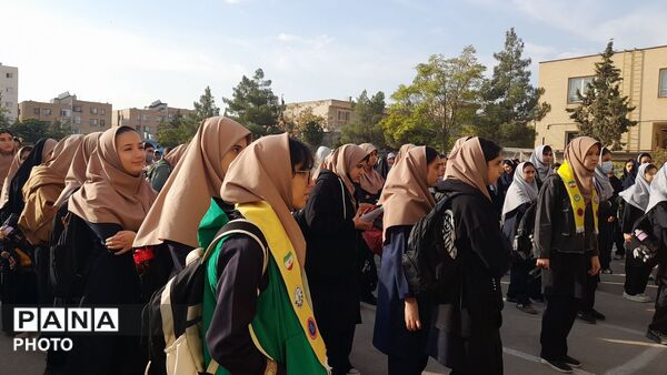 به وقت مهربانی و همدلی در دبیرستان نورالهدی 