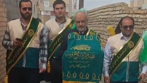 حضور خادمیاران حرم مطهر رضوی در منزل مددجویان کمیته امداد شهرستان کوهپایه/ فیلم