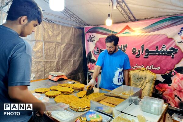 جشنواره گلاب‌گیری و صنایع‌دستی؛ پیوند عطر سنت و هنر ایرانی
