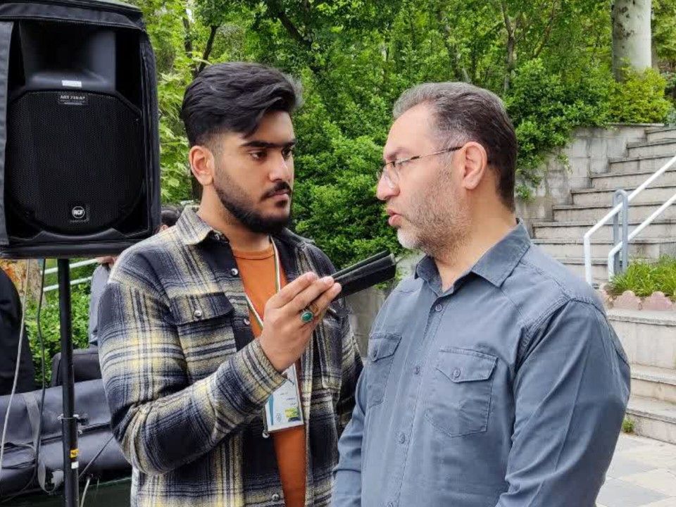 همایش هزار نفری صعود فرهنگیان شهر تهران به قله کلکچال برگزار شد