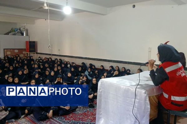 گرامیداشت هفته پدافند غیرعامل در مدارس ناحیه دو شهرری 