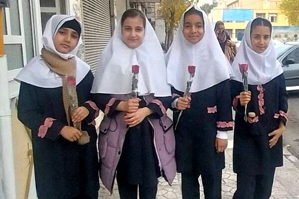 رقابت فکری دانش آموزان شهرستان قدس در مسابقات شطرنج دانش‌آموزی 