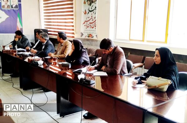 نشست علمی و تخصصی با موضوع بازماندگان از تحصیل در شهرستان مرزی کلات