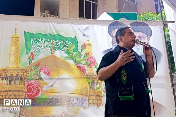 دبیرستان دخترانه ولایت در غرفه شهدای دانش‌آموز ورامین 