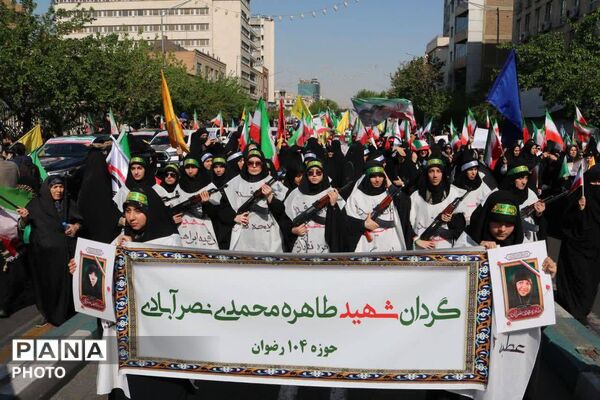قدم‌های استوار دختران تهران؛ روایتی از شور، همدلی و امید