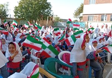 نواختن زنگ مهر و مقاومت در مدرسه زینبیه کمیجان