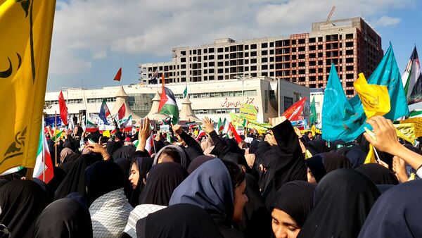 دانش‌آموزان پرچمداران استکبارستیزی در ۱۳ آبان