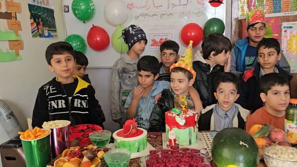 جشن یلدایی در مدرسه دکتر عسکریان یاسوج