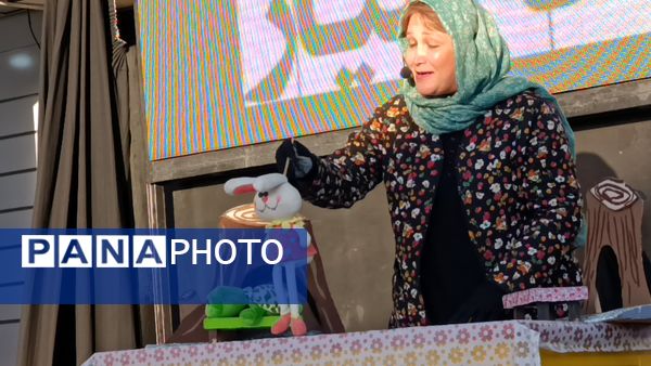 تماشاخانه سیار در شهر سفیددشت 