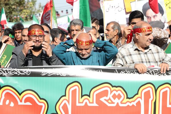 فریاد استکبار ستیزی از ورامین طنین انداز شد